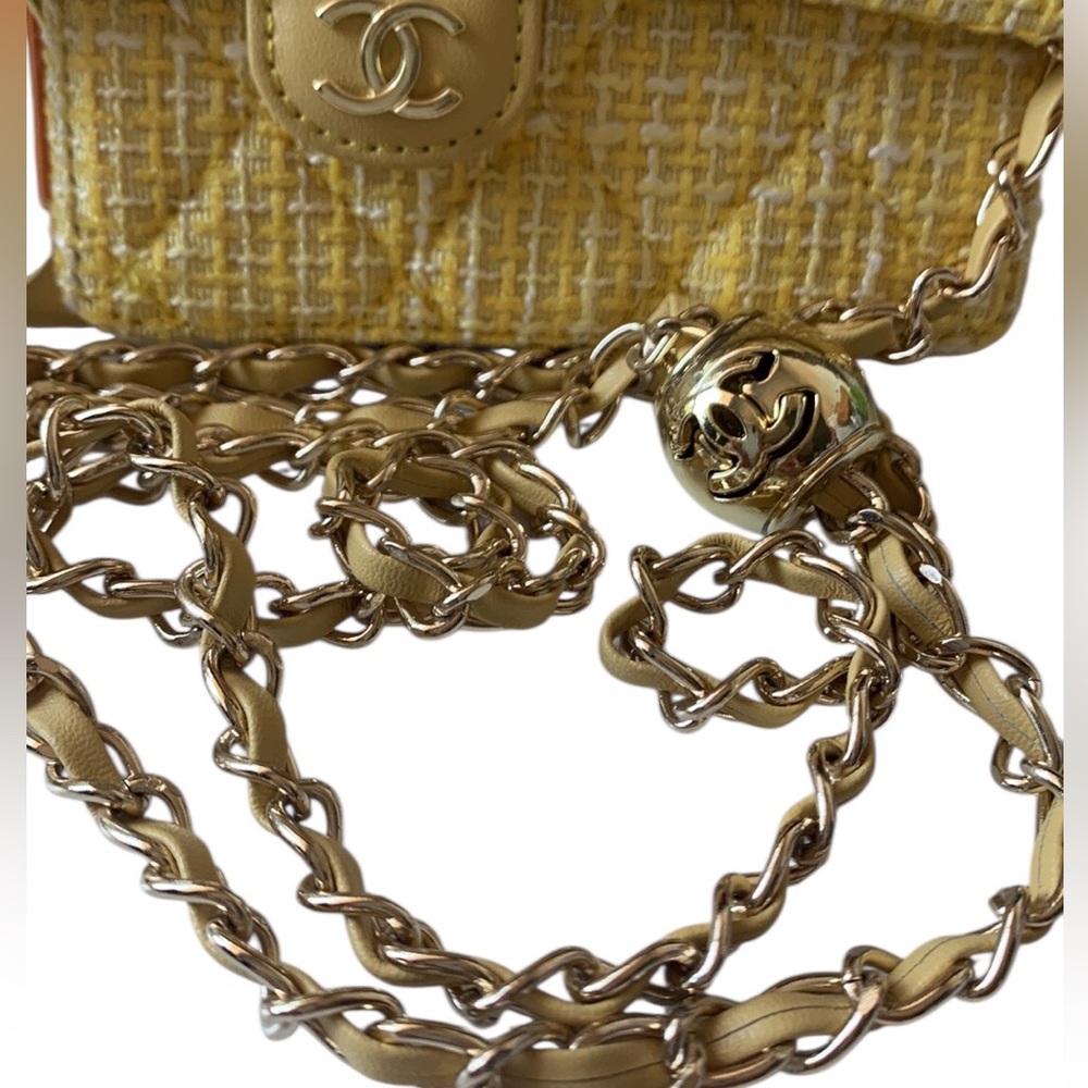 📲CHANEL Style Multicolor Tweed iPhone 13 Pro-Max with Gold Accent 📲 - Picture 5 of 7